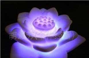 七彩莲花灯 融合传统与时尚的创意礼品